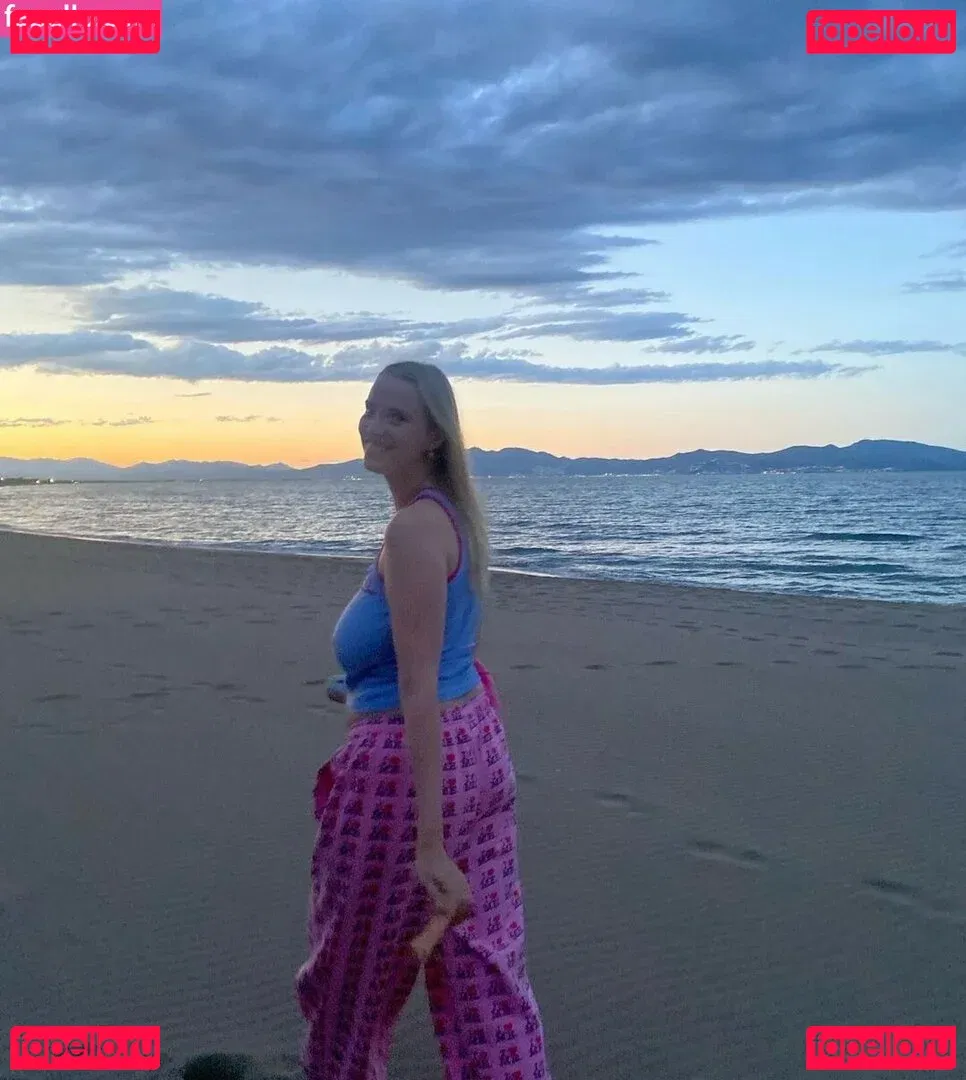 Eliza Goldsmith Onlyfans Photo Gallery 