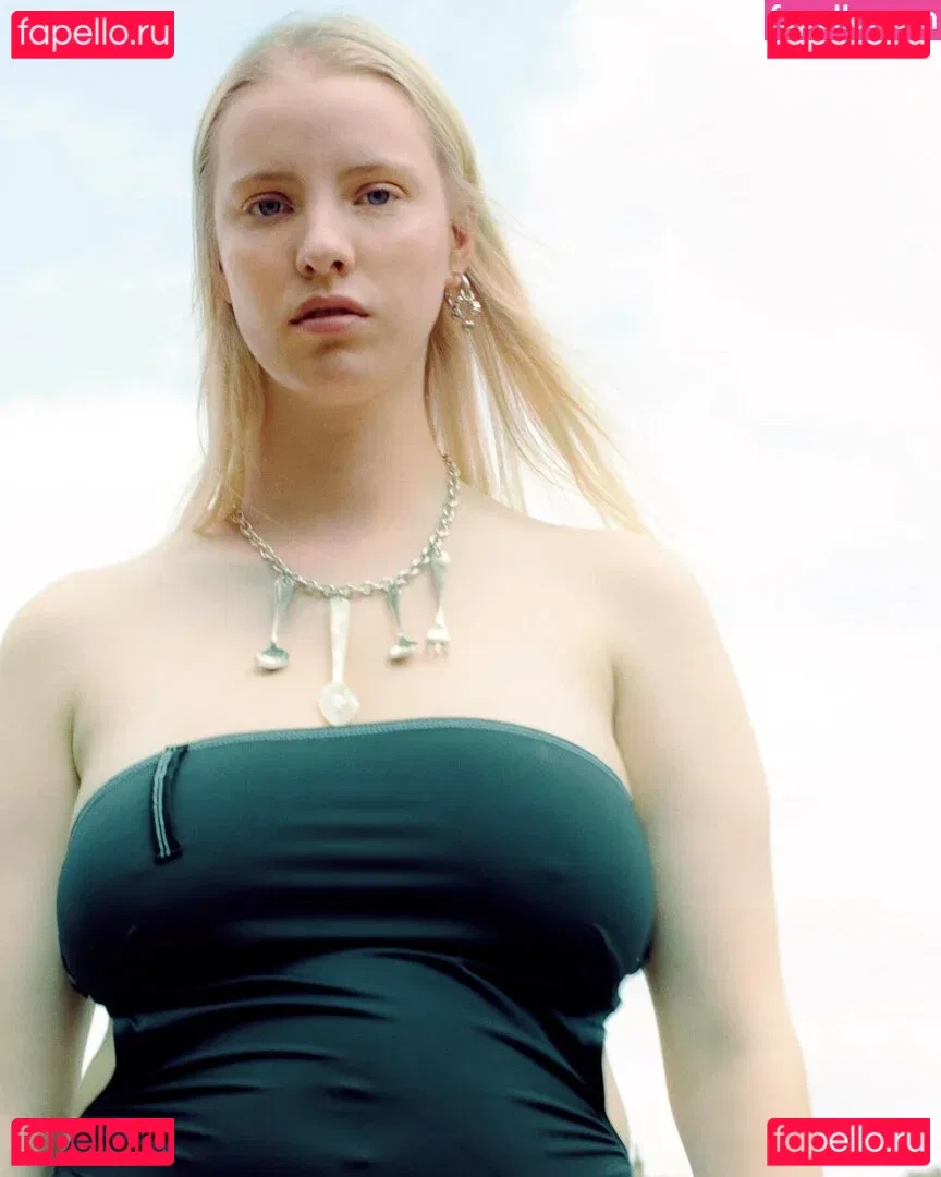 Eliza Goldsmith Onlyfans Photo Gallery 