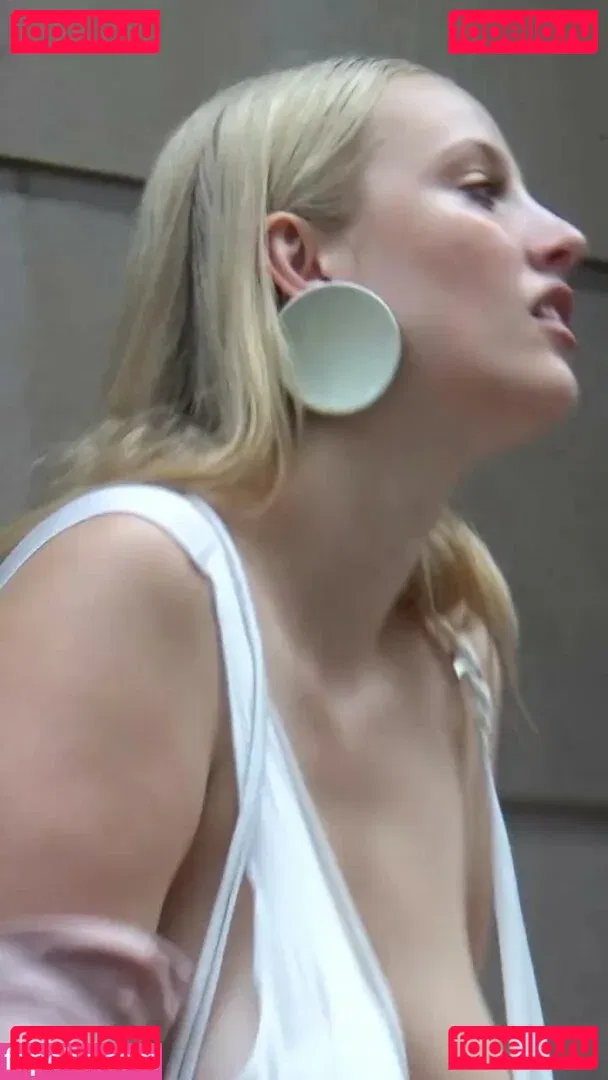 Eliza Goldsmith Onlyfans Photo Gallery 