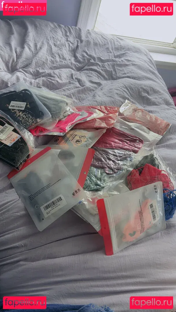 hellokirbee Onlyfans Photo Gallery 