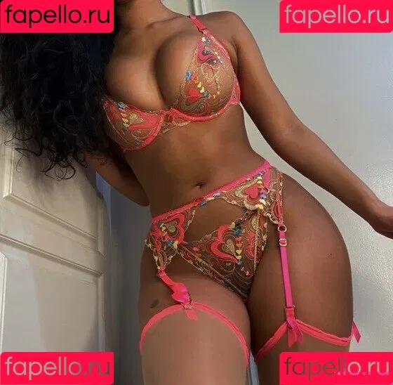 Drew Valentina Onlyfans Photo Gallery 