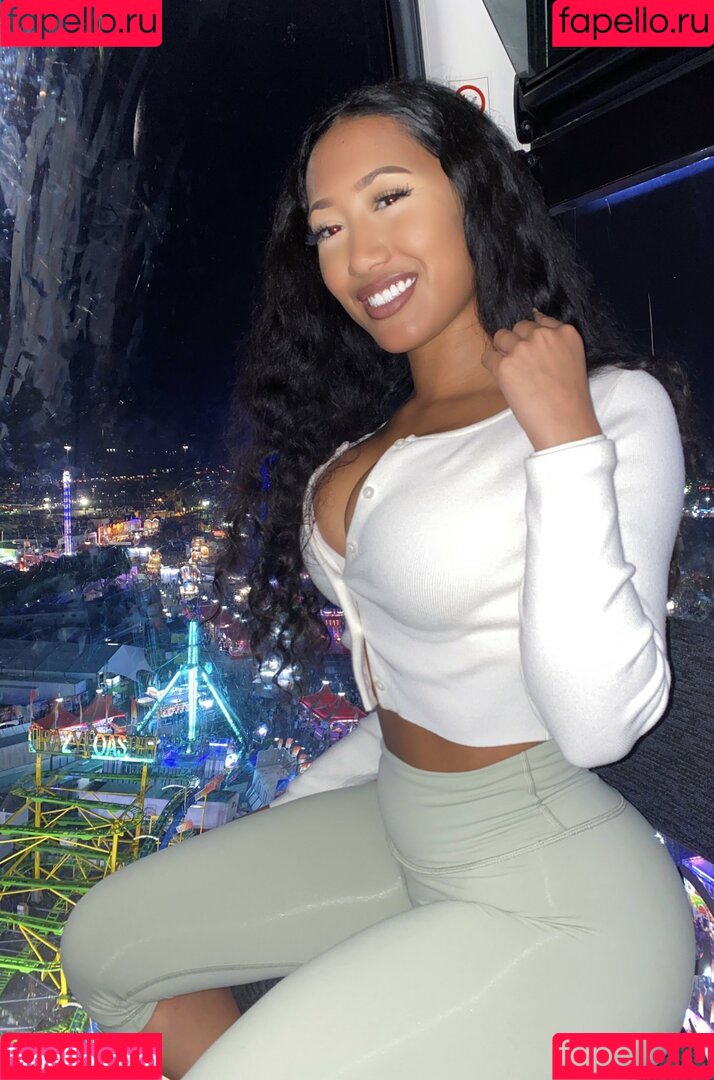 Drew Valentina Onlyfans Photo Gallery 