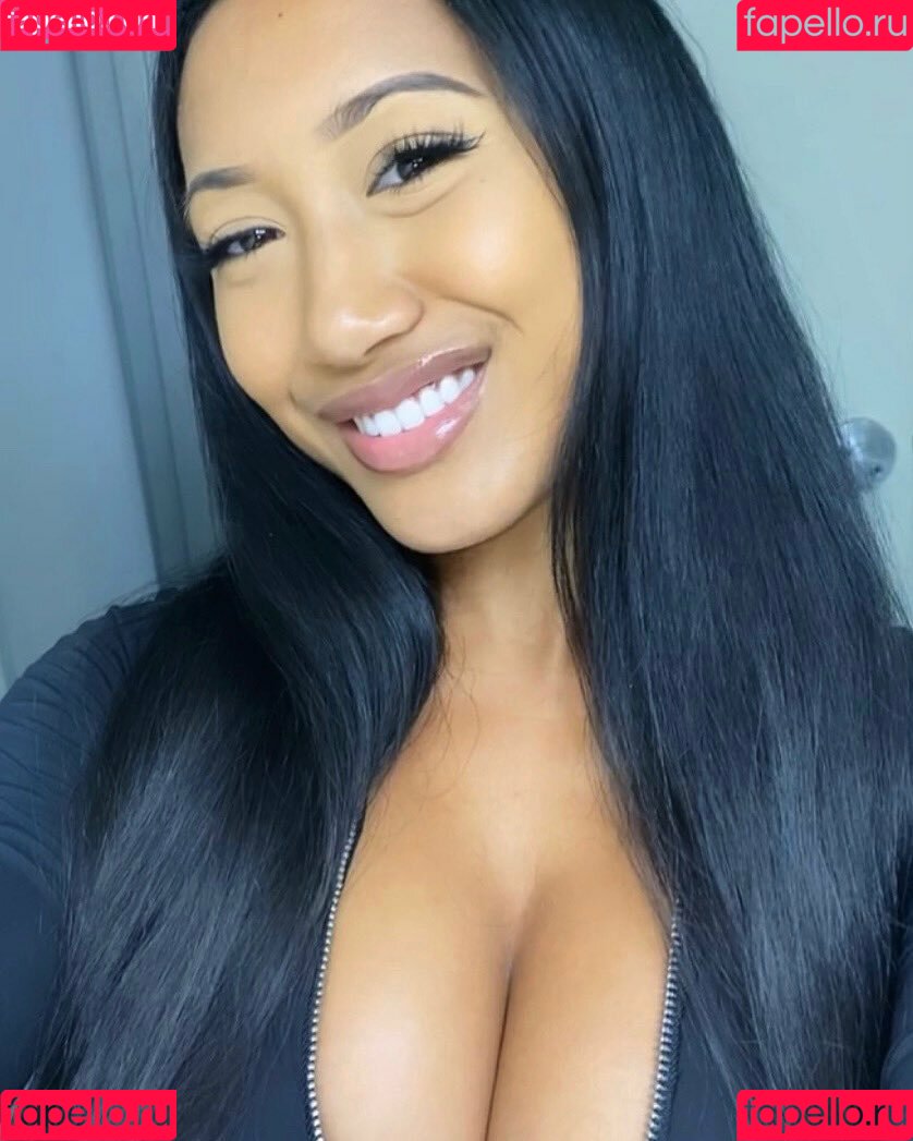 Drew Valentina Onlyfans Photo Gallery 