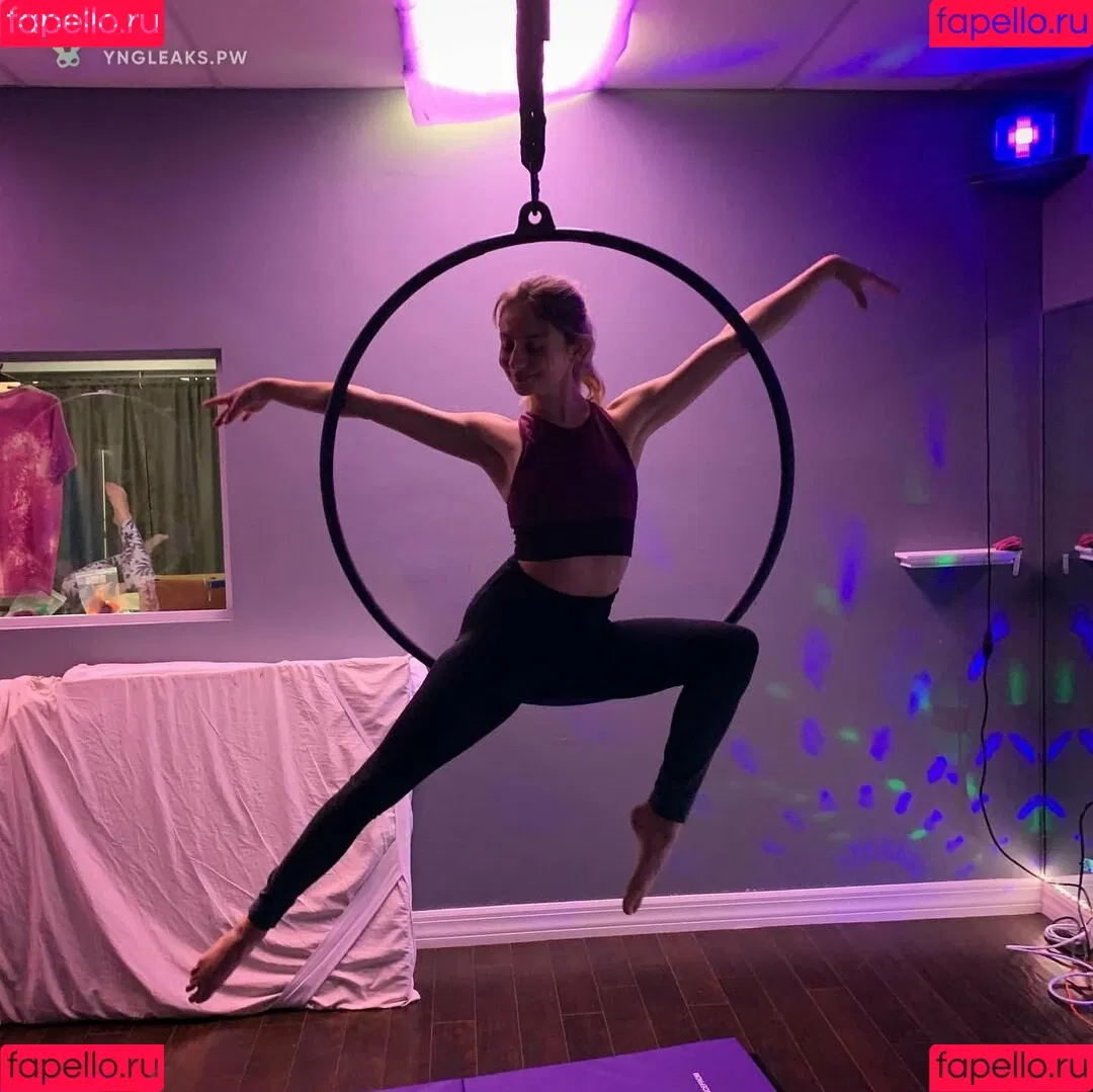 Tarah Kayne Onlyfans Photo Gallery 