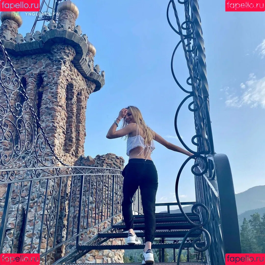 Tarah Kayne Onlyfans Photo Gallery 
