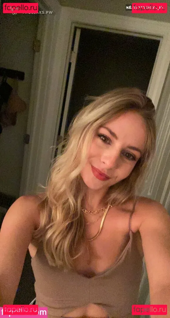 Tarah Kayne Onlyfans Photo Gallery 