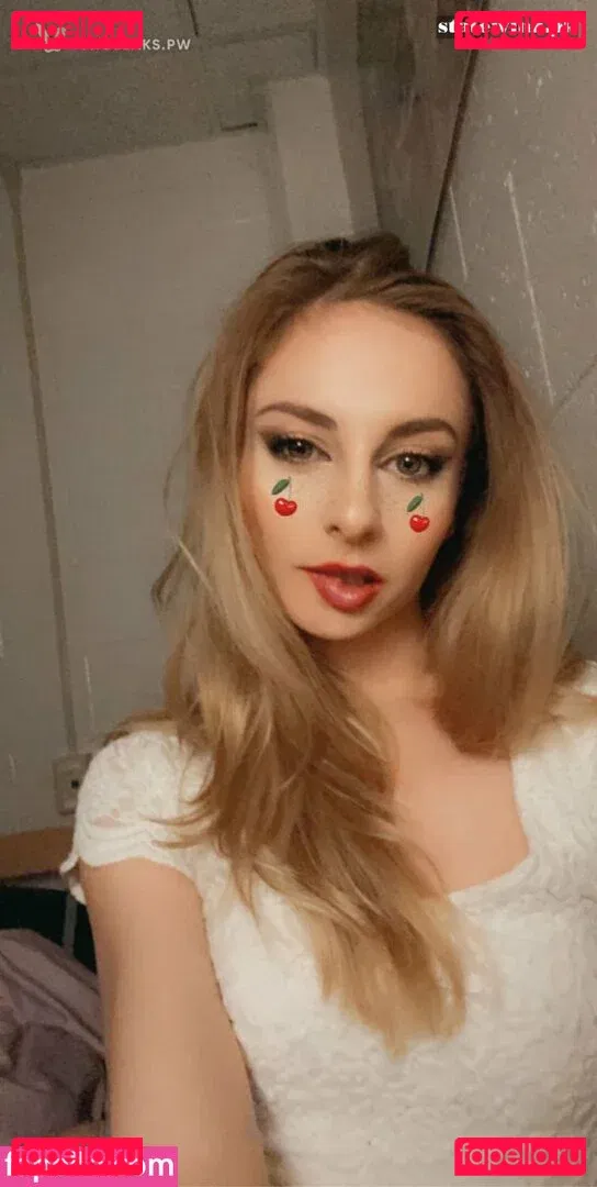 Tarah Kayne Onlyfans Photo Gallery 