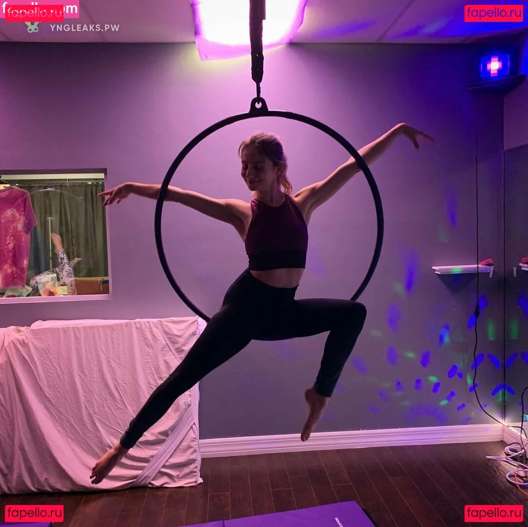 Tarah Kayne Onlyfans Photo Gallery 