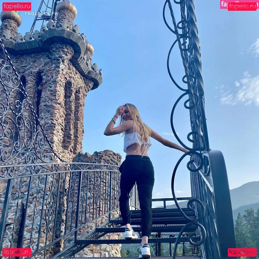 Tarah Kayne Onlyfans Photo Gallery 