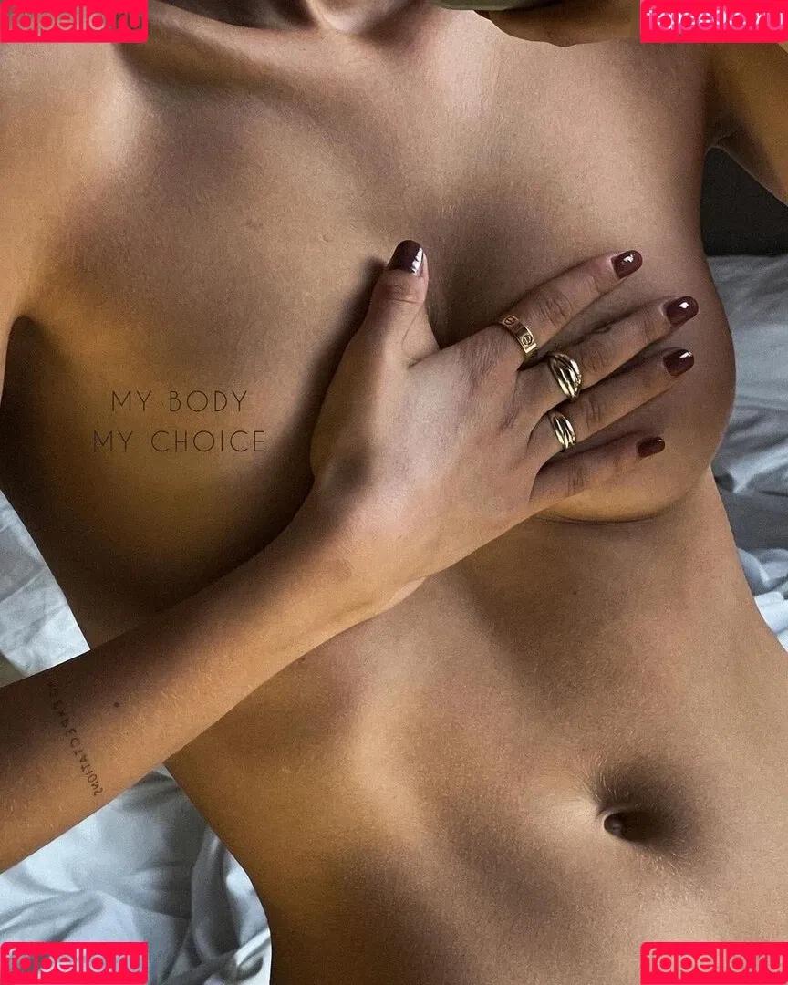Elena Carrière Onlyfans Photo Gallery 