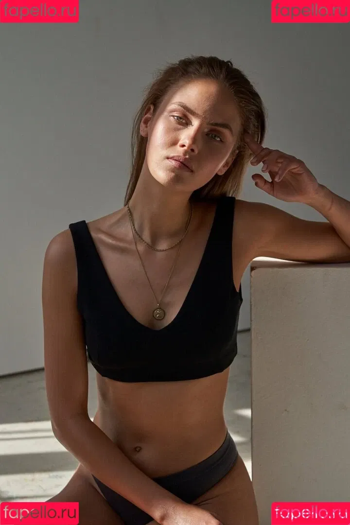 Elena Carrière Onlyfans Photo Gallery 
