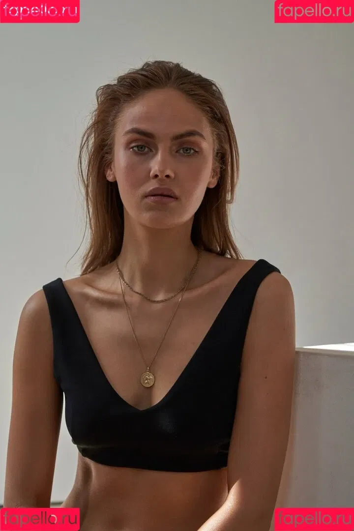 Elena Carrière Onlyfans Photo Gallery 