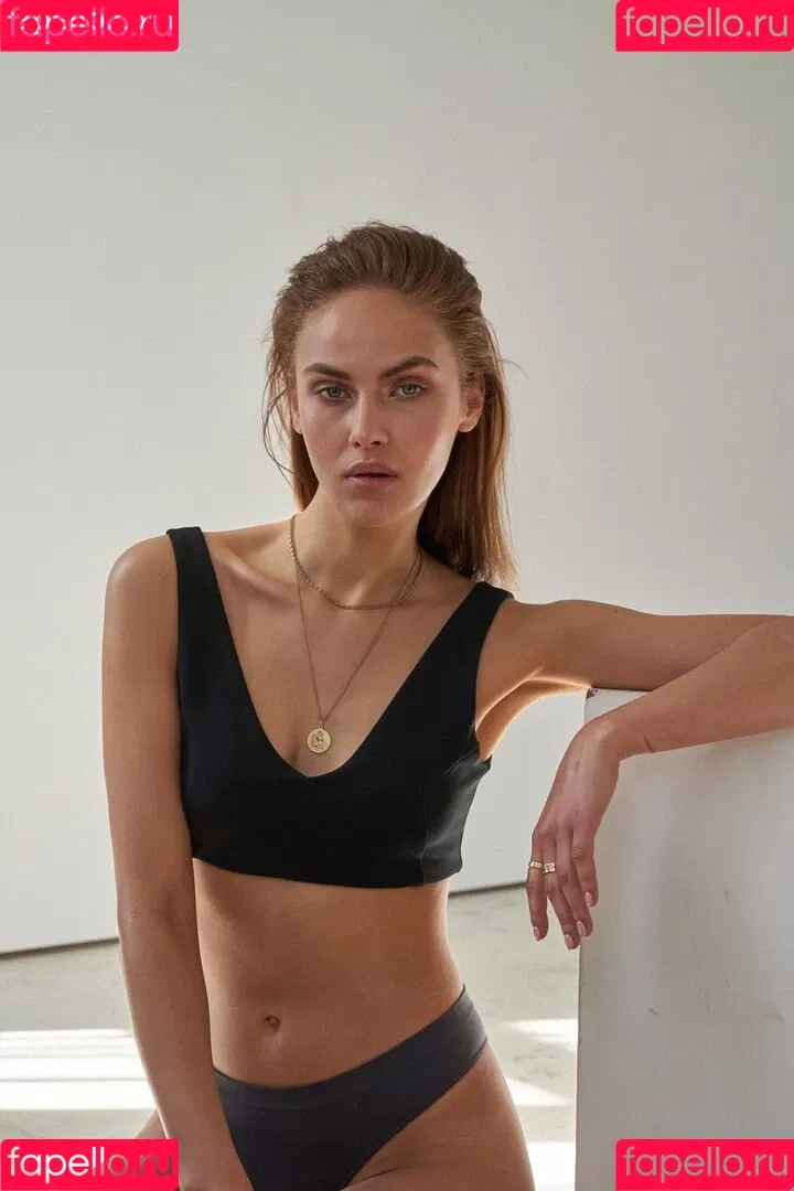 Elena Carrière Onlyfans Photo Gallery 