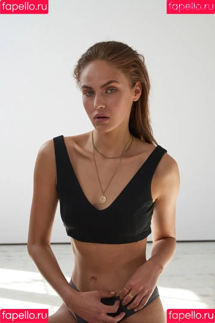 Elena Carrière Onlyfans Photo Gallery 