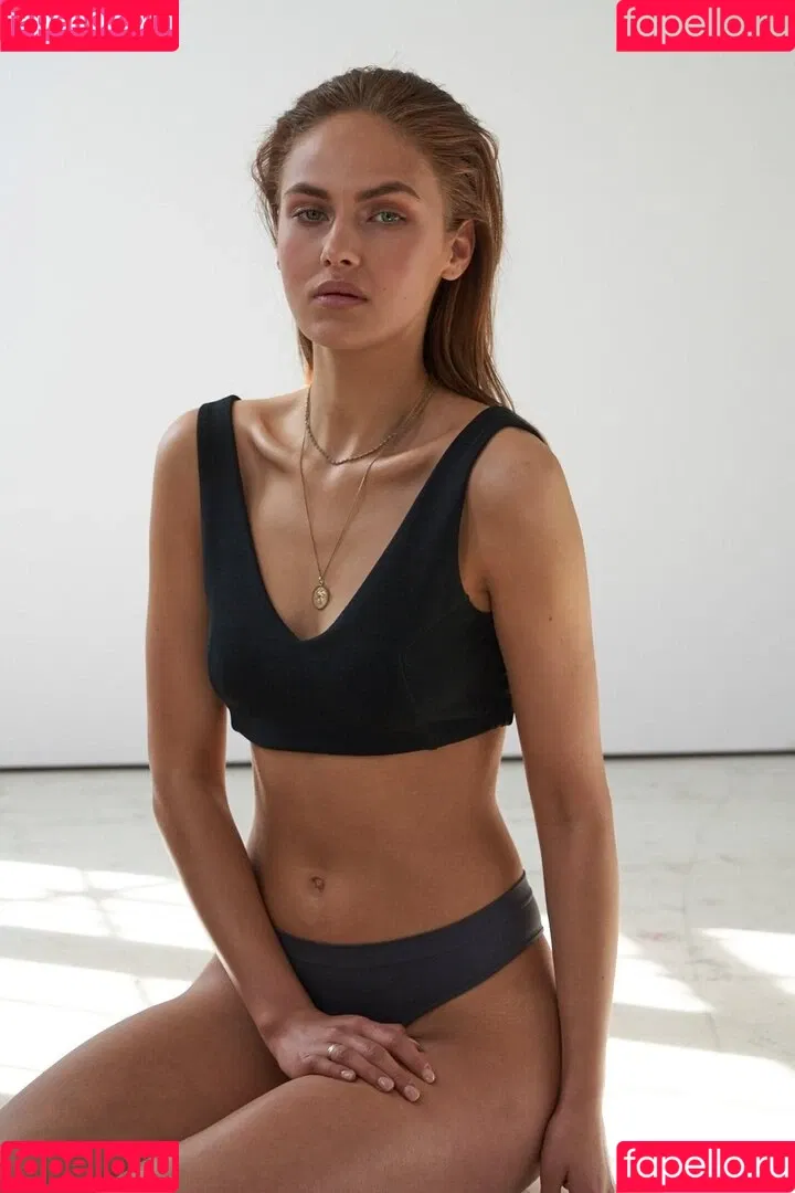Elena Carrière Onlyfans Photo Gallery 