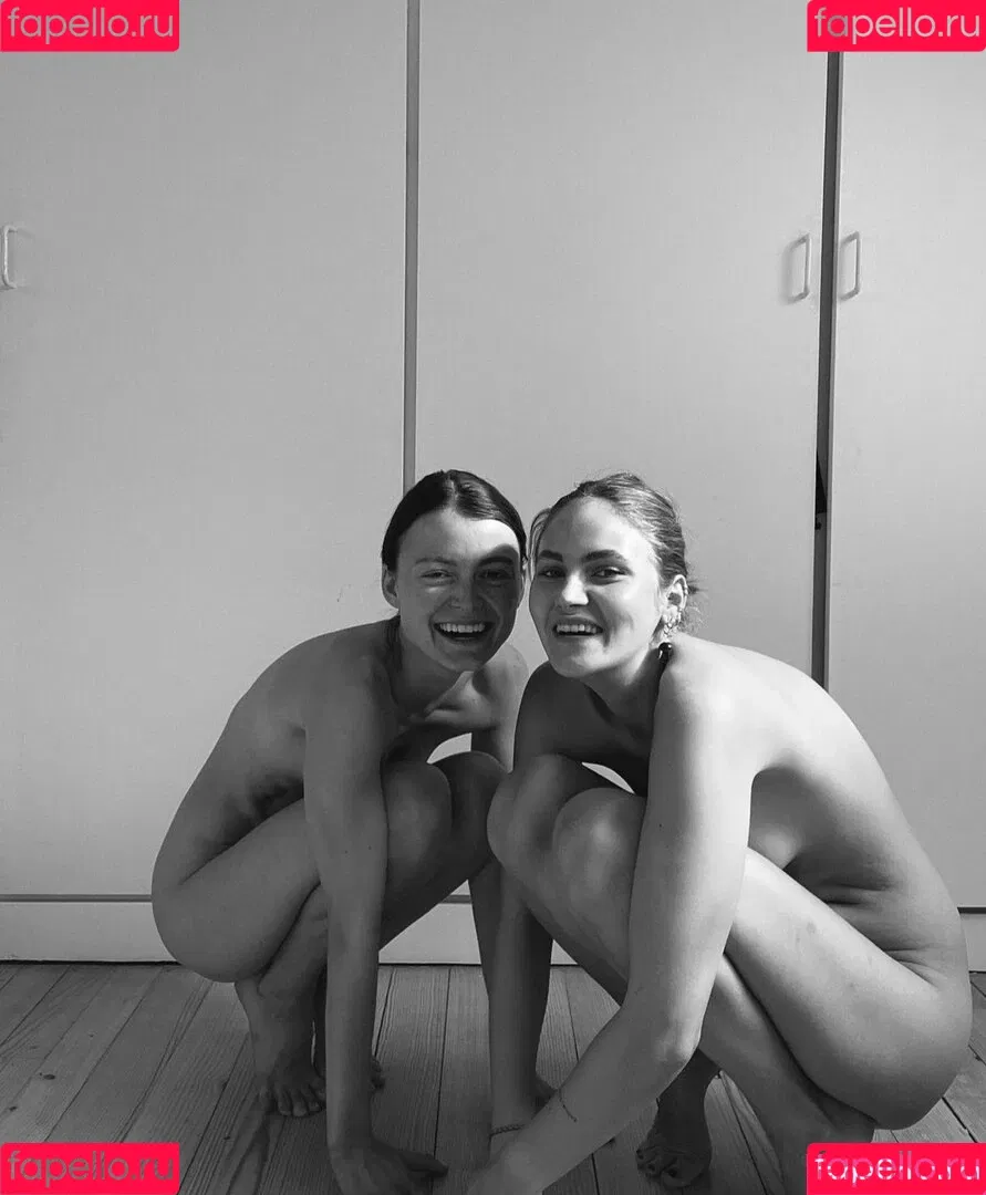 Elena Carrière Onlyfans Photo Gallery 