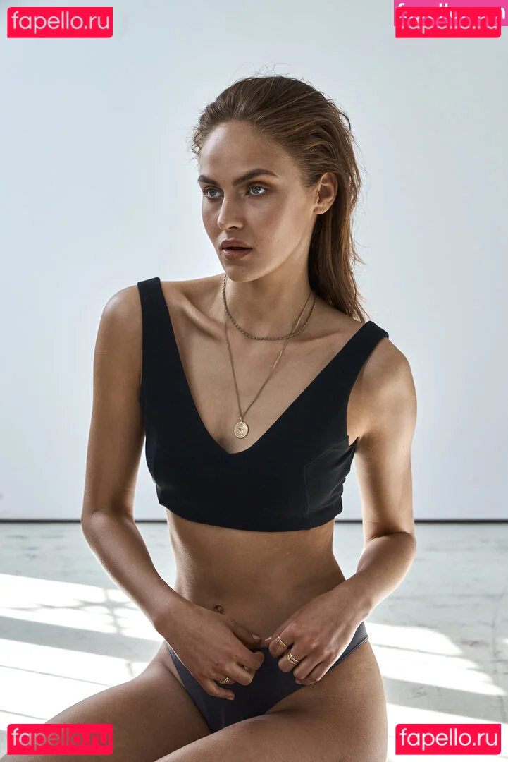 Elena Carrière Onlyfans Photo Gallery 