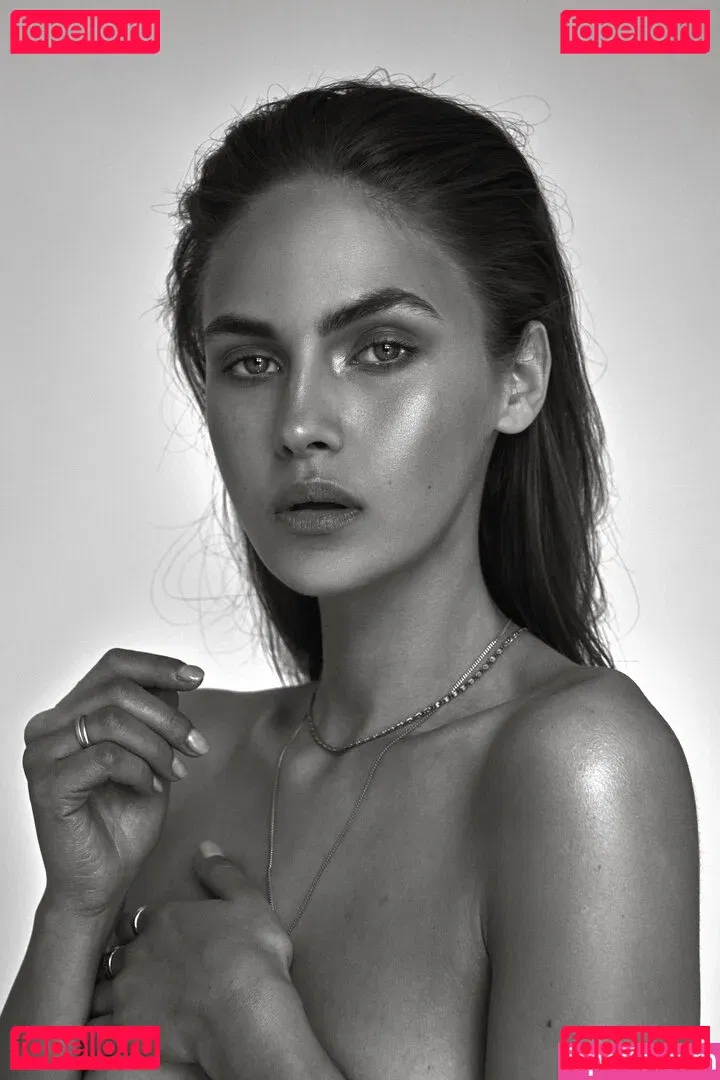 Elena Carrière Onlyfans Photo Gallery 