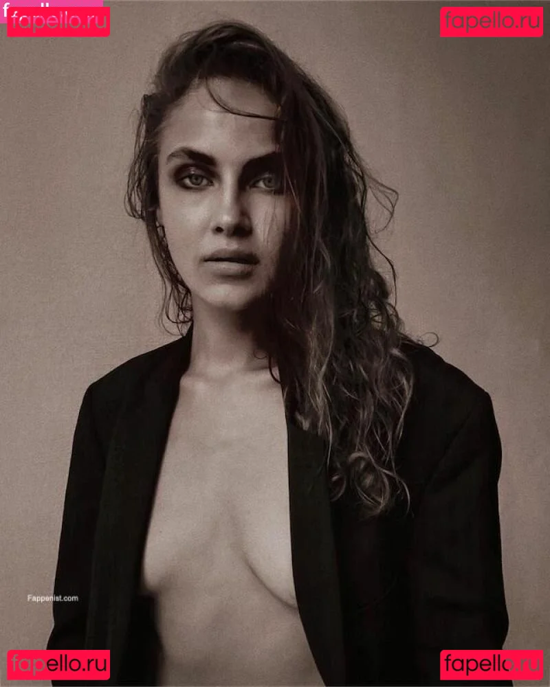 Elena Carrière Onlyfans Photo Gallery 