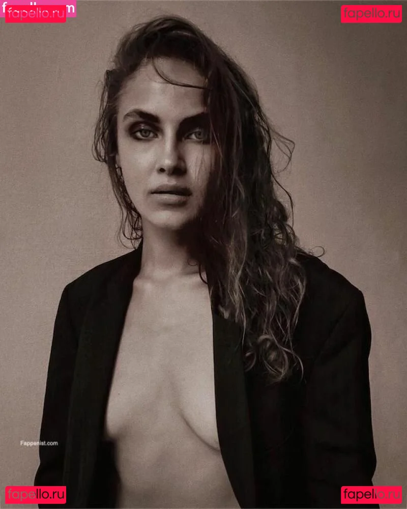 Elena Carrière Onlyfans Photo Gallery 