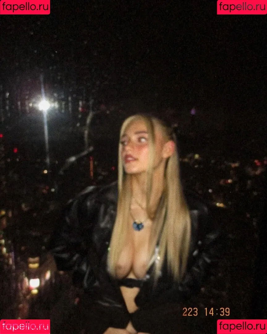HoneyPuu Onlyfans Photo Gallery 