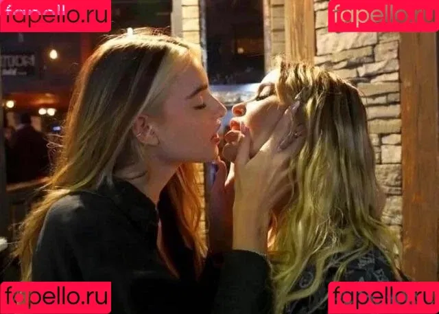 HoneyPuu Onlyfans Photo Gallery 