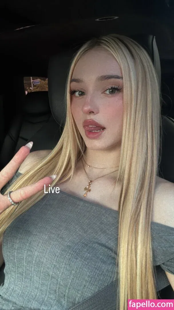 HoneyPuu Onlyfans Photo Gallery 