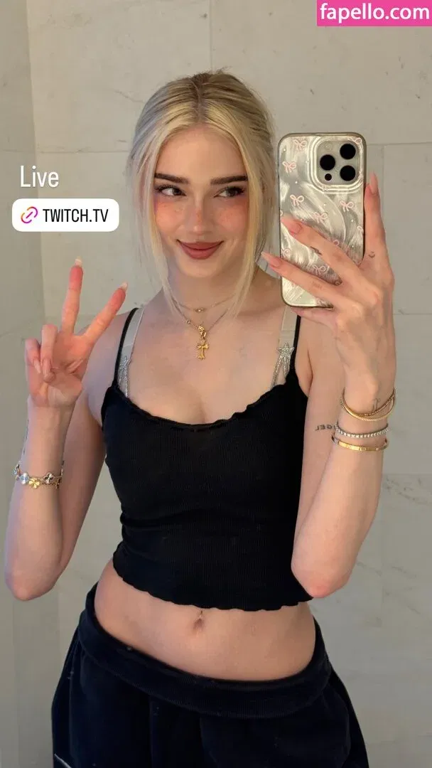 HoneyPuu Onlyfans Photo Gallery 