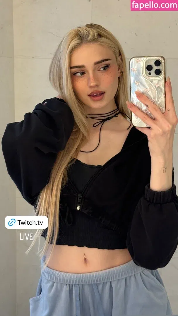 HoneyPuu Onlyfans Photo Gallery 