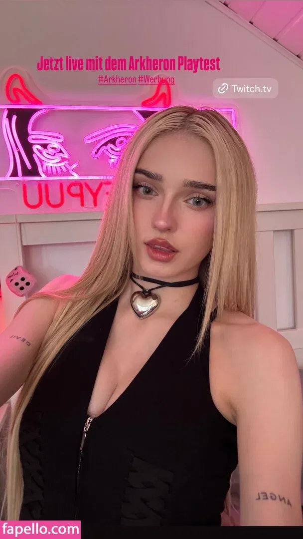 HoneyPuu Onlyfans Photo Gallery 