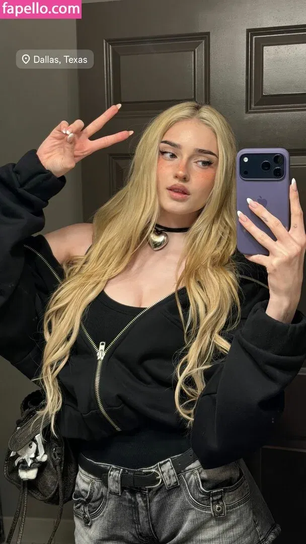 HoneyPuu Onlyfans Photo Gallery 