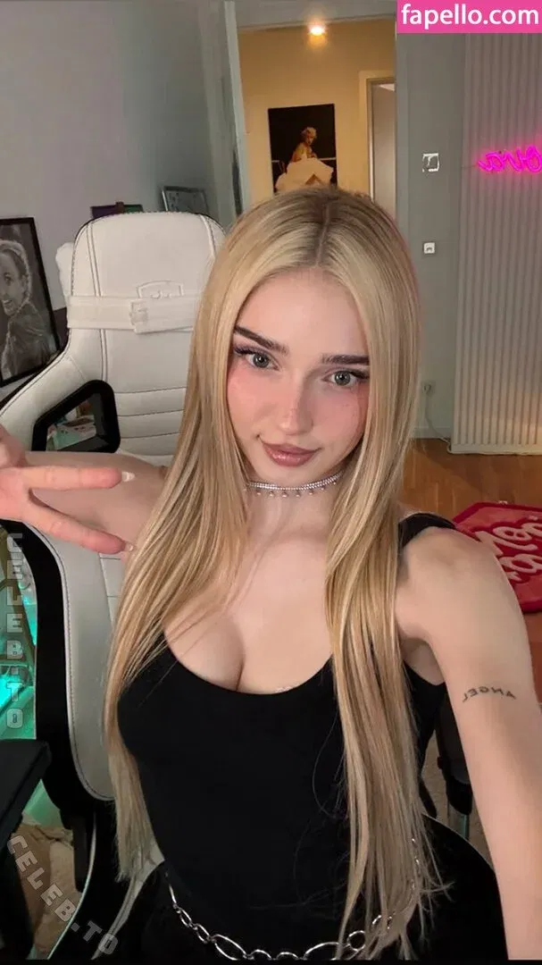 HoneyPuu Onlyfans Photo Gallery 