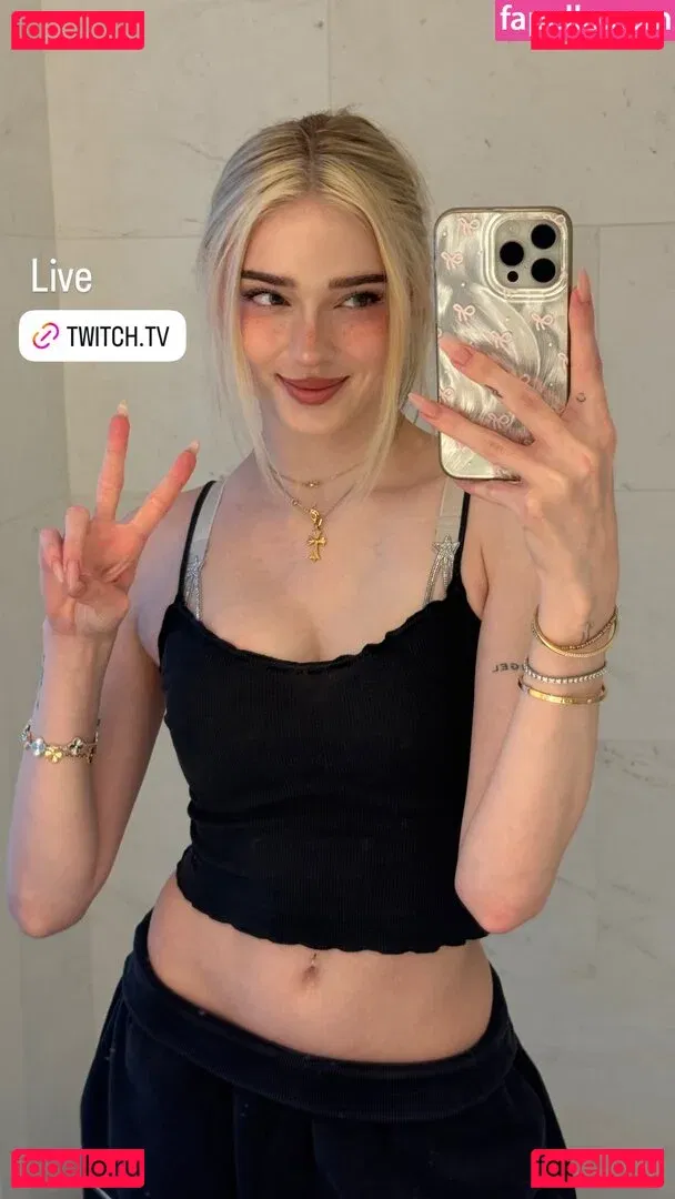 HoneyPuu Onlyfans Photo Gallery 