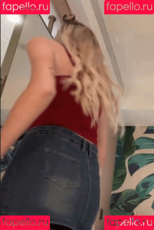 HoneyPuu Onlyfans Photo Gallery 