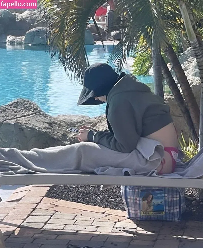 zoraya.v Onlyfans Photo Gallery 