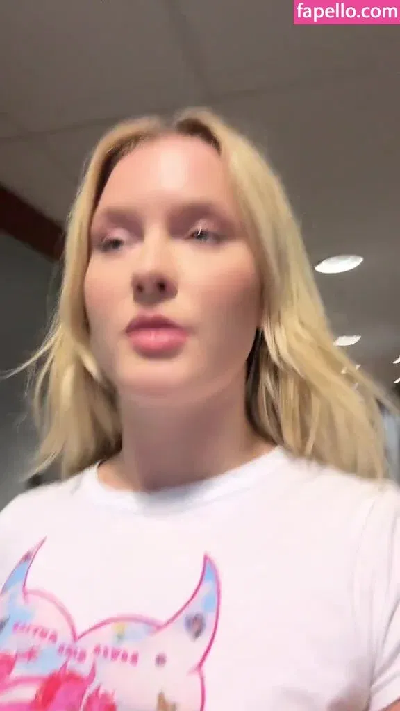 zoraya.v Onlyfans Photo Gallery 