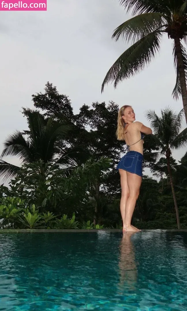 zoraya.v Onlyfans Photo Gallery 