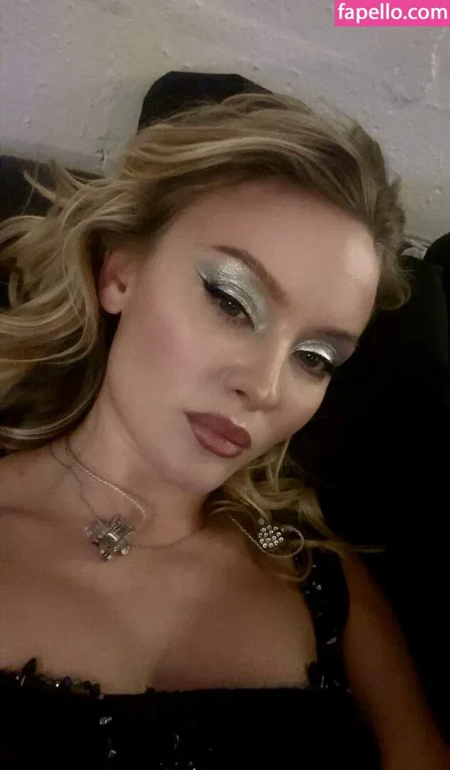 zoraya.v Onlyfans Photo Gallery 