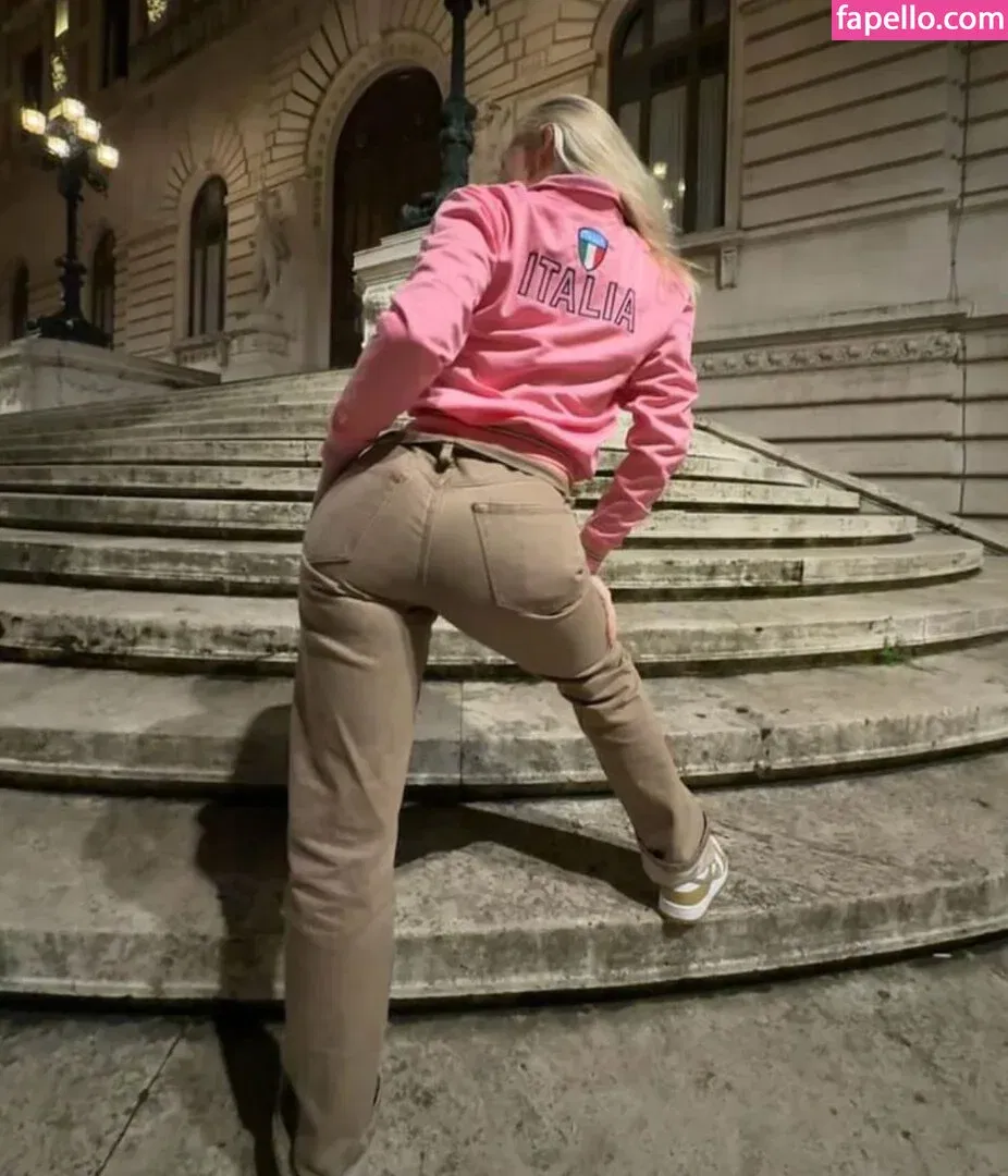 zoraya.v Onlyfans Photo Gallery 