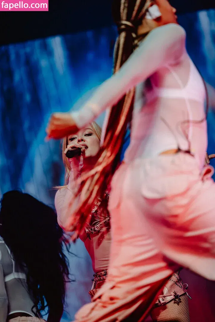 zoraya.v Onlyfans Photo Gallery 