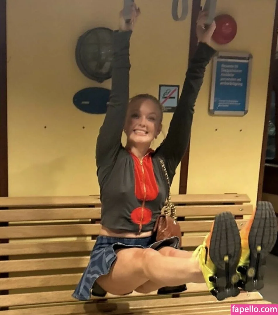 zoraya.v Onlyfans Photo Gallery 