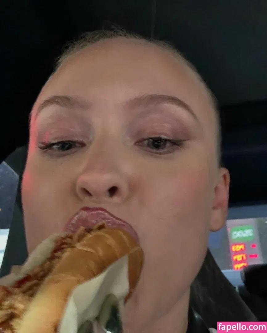 zoraya.v Onlyfans Photo Gallery 