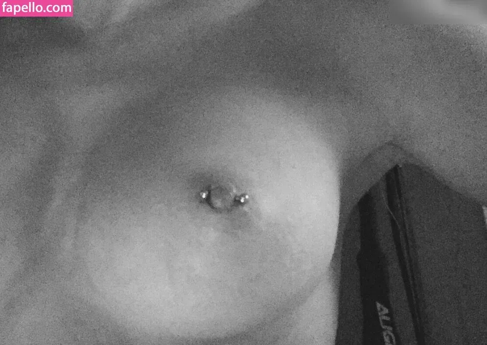 zoraya.v Onlyfans Photo Gallery 