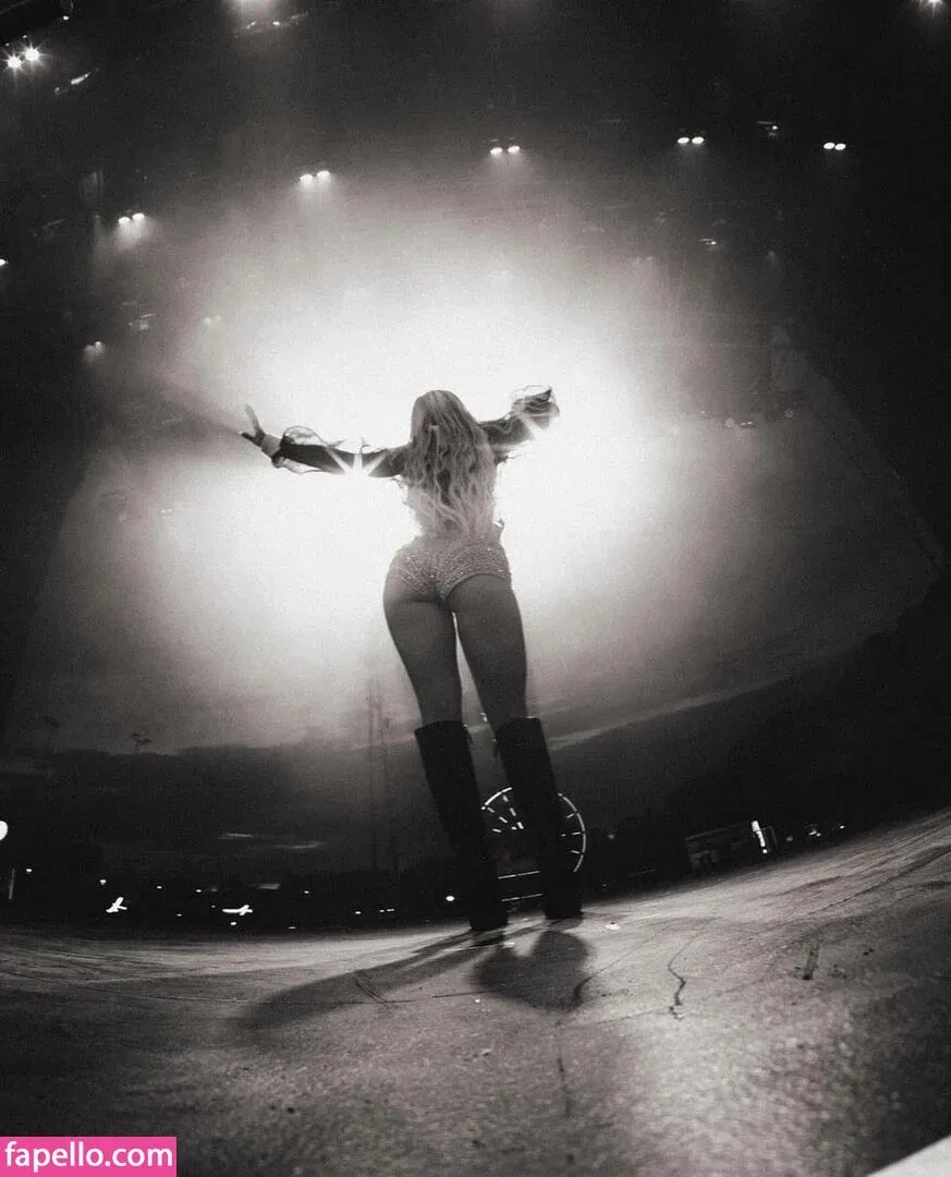 zoraya.v Onlyfans Photo Gallery 