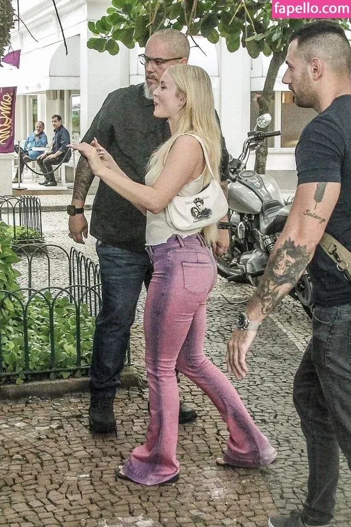 zoraya.v Onlyfans Photo Gallery 