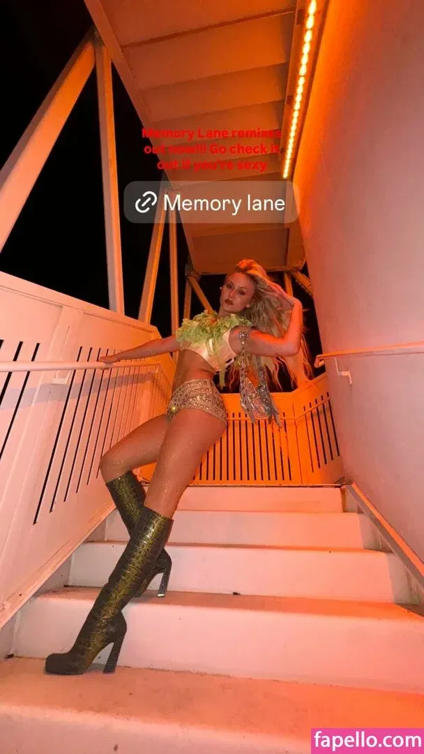 zoraya.v Onlyfans Photo Gallery 