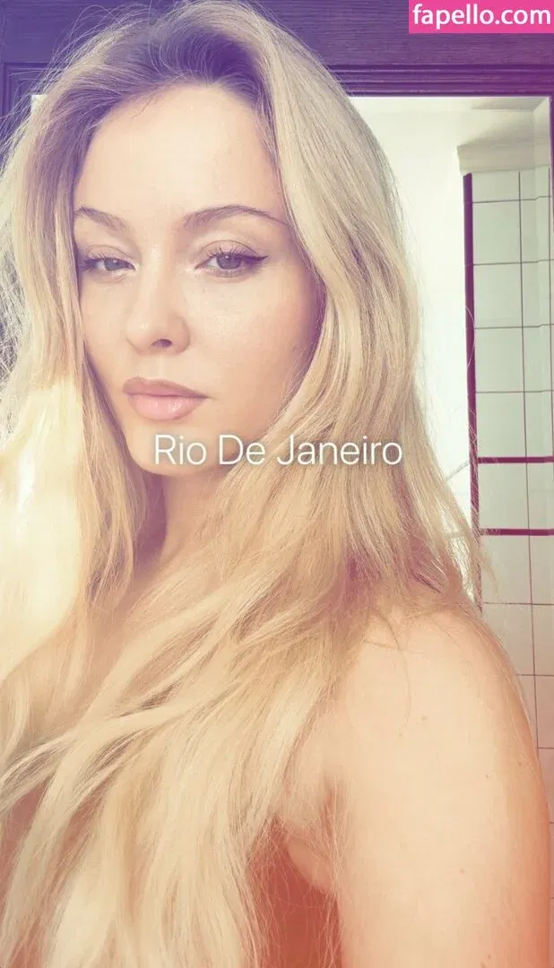 zoraya.v Onlyfans Photo Gallery 