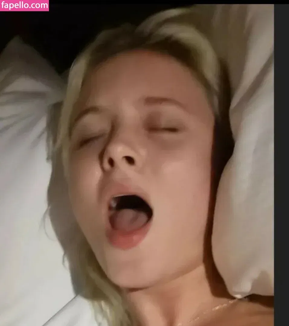 zoraya.v Onlyfans Photo Gallery 