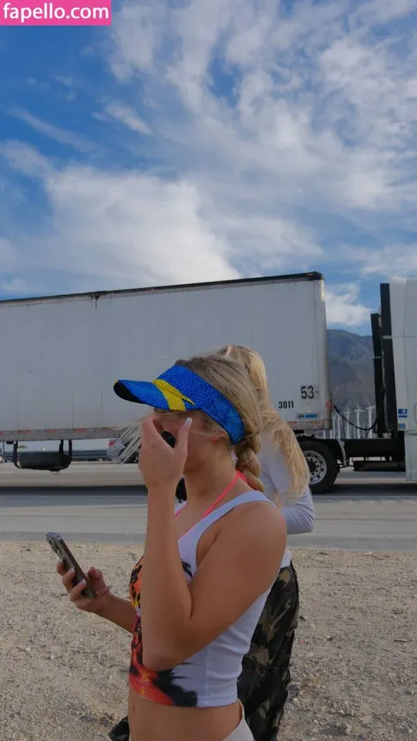 zoraya.v Onlyfans Photo Gallery 