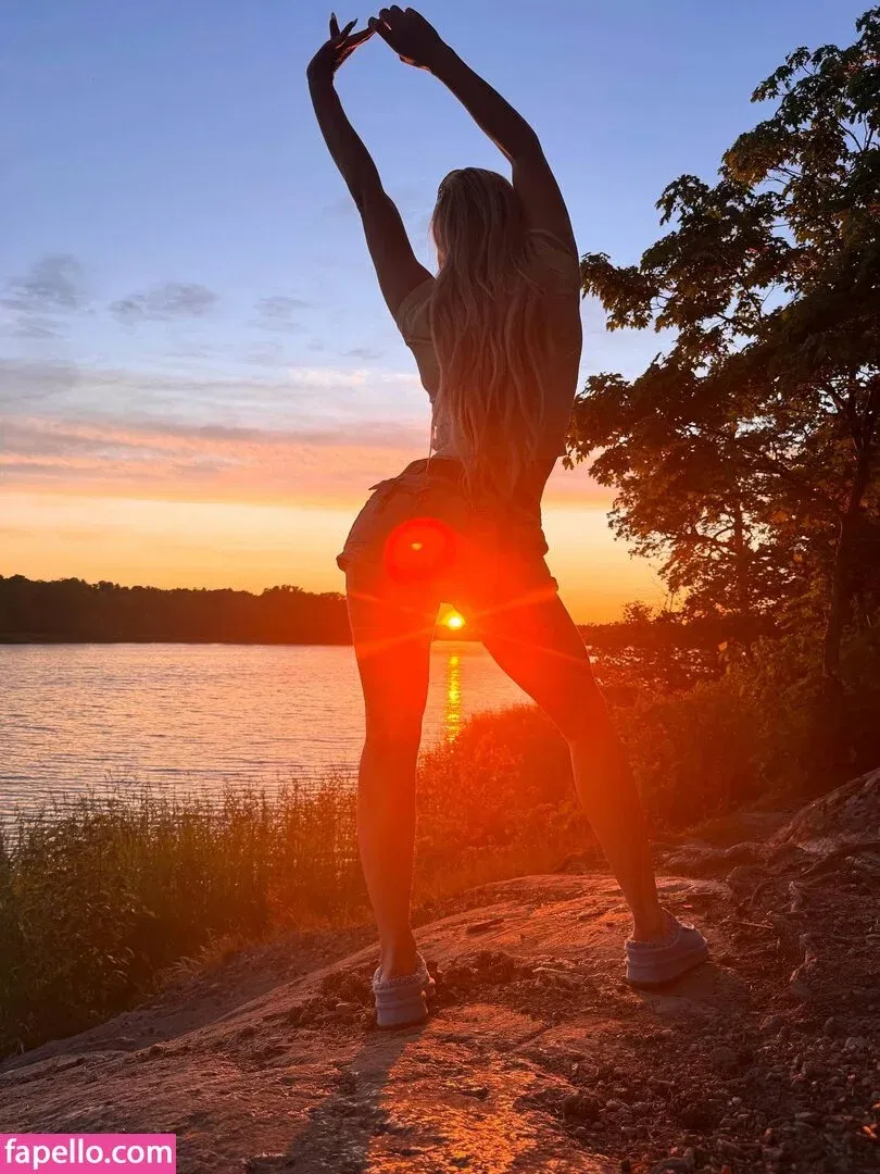 zoraya.v Onlyfans Photo Gallery 